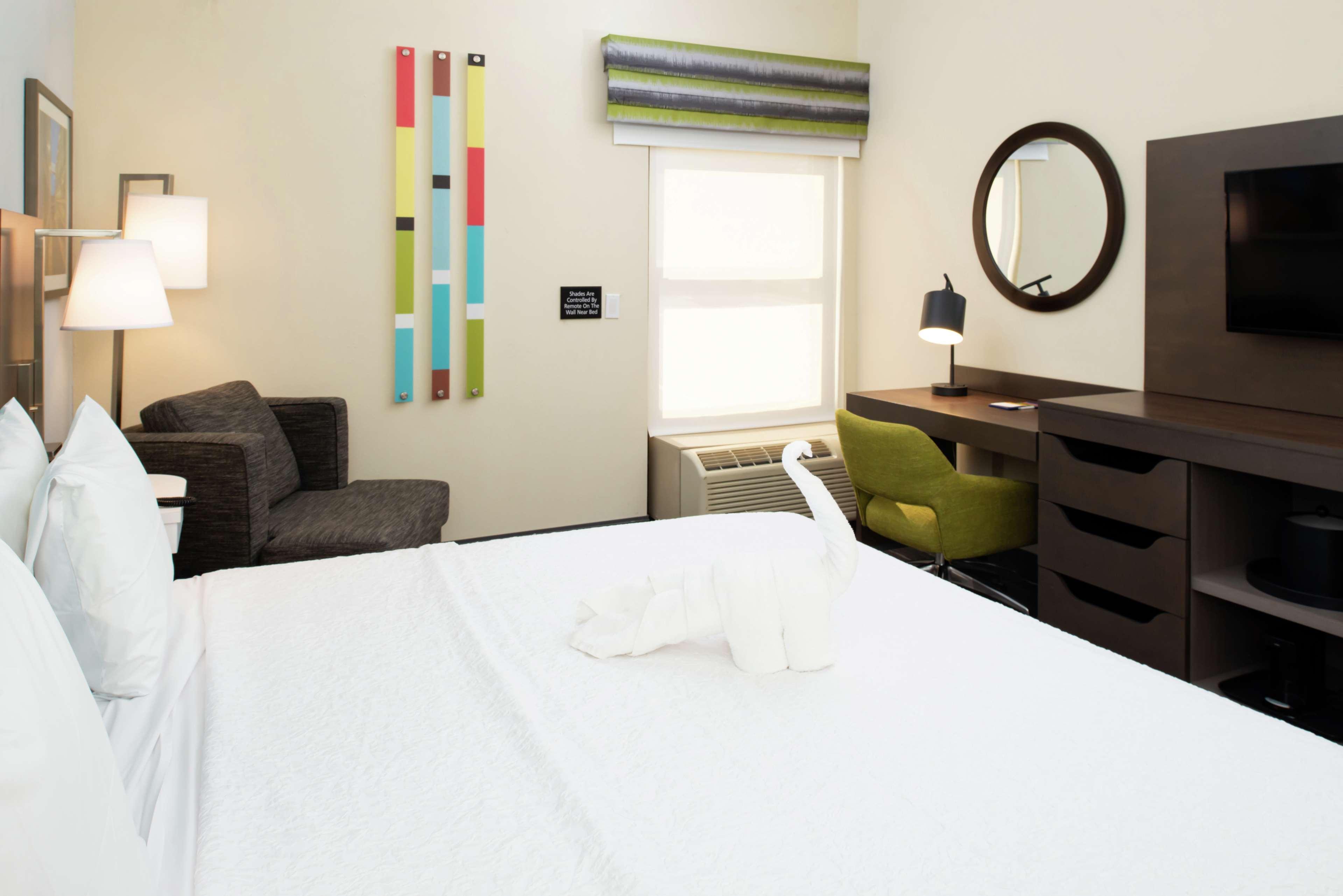 Hampton Inn Greensboro Airport Bagian luar foto