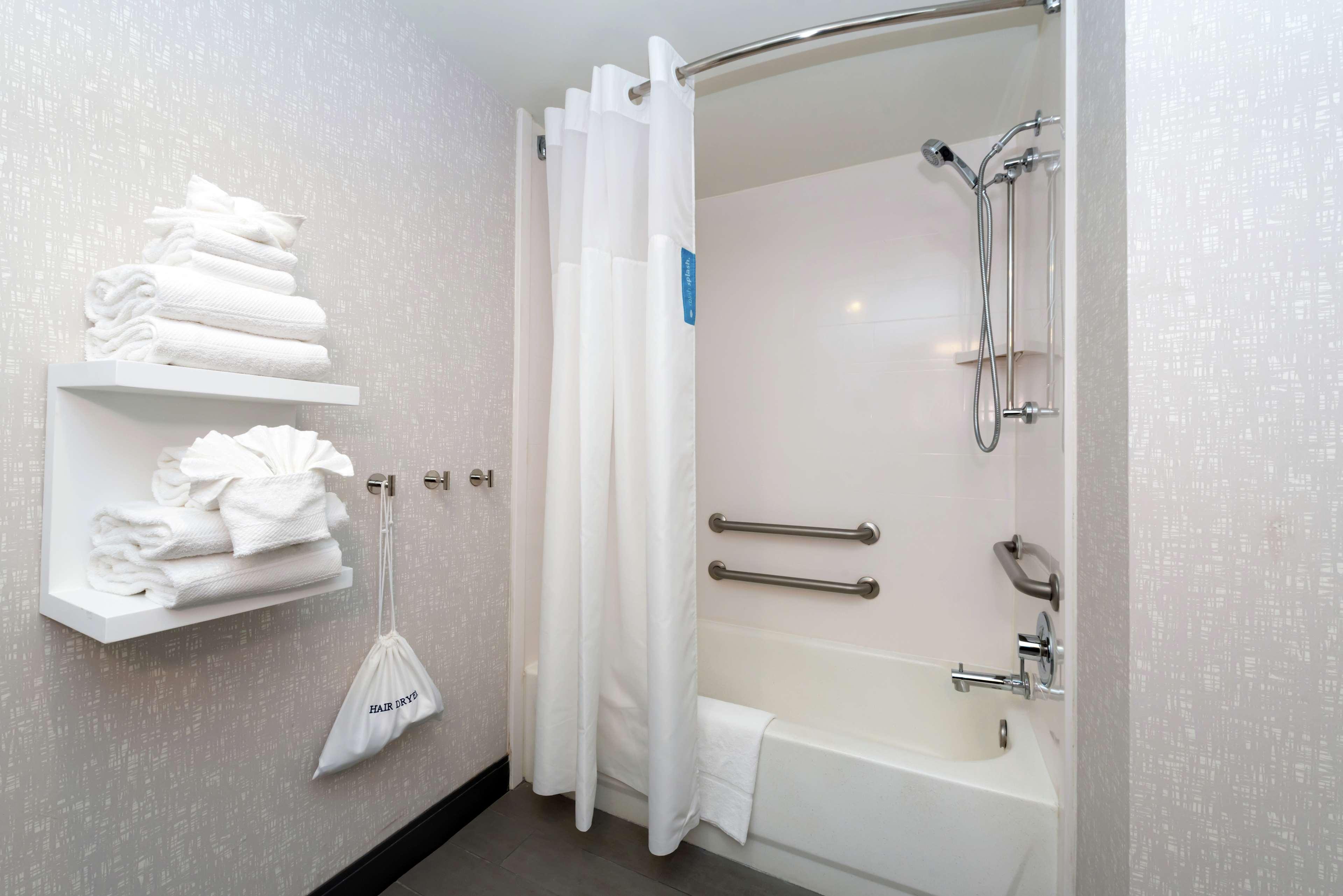 Hampton Inn Greensboro Airport Bagian luar foto