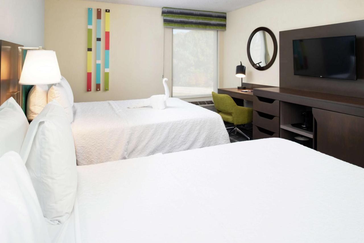 Hampton Inn Greensboro Airport Bagian luar foto