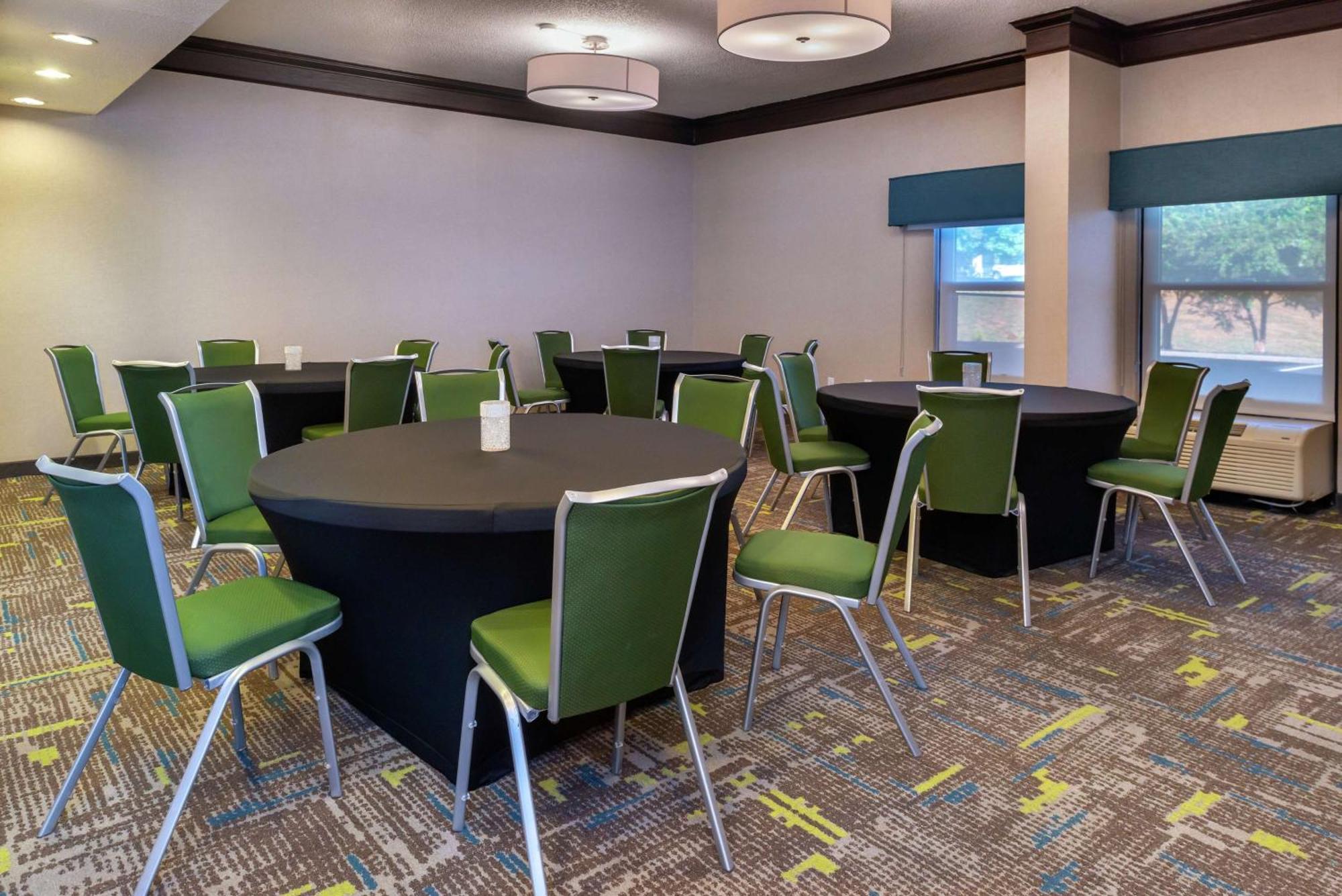 Hampton Inn Greensboro Airport Bagian luar foto
