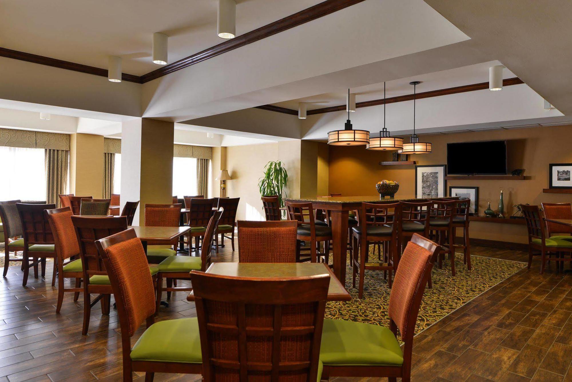 Hampton Inn Greensboro Airport Bagian luar foto